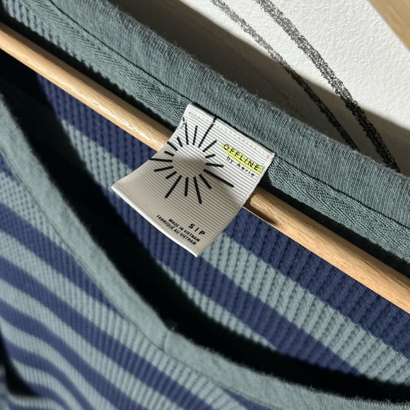 Offline by Aerie Oversized V-Neck Blue + Green Striped Thermal Long Sleeve, Sm - Picture 3 of 8
